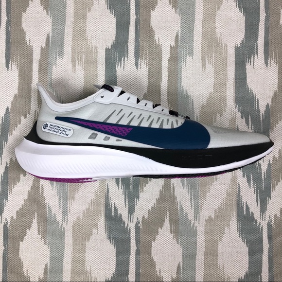 nike air zoom gravity